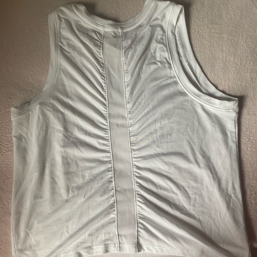 Old Navy Activewear white cropped tank